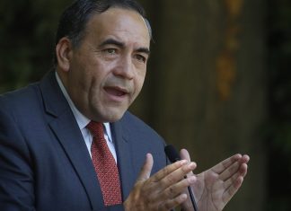 Senador Fidel Espinoza calificó de “imbécil” a Gonzalo Winter y desata una nueva crisis entre el PS y el Frente Amplio