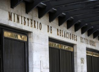 Cancillería de Chile afirma que la investidura de Maduro “está desprovista de toda legitimidad democrática”