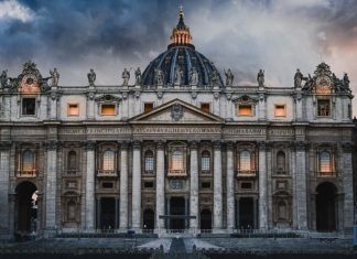 ¿Hay en el Archivo Vaticano documentos que relacionan el nacimiento de Jesús con la vida extraterrestre?