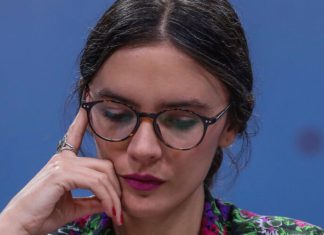 Las volteretas de Camila Vallejo