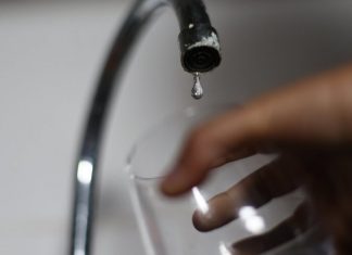 Anuncian nuevos cortes de agua en la RM: estas son las comunas afectadas, días y horarios