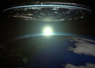 «Seguro que no es una aeronave»: Video muestra luces de OVNI captadas desde aeropuerto en Argentina