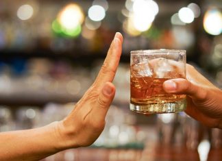 Sí, el alcohol te envejece (y la ciencia tiene nuevos datos que lo aseguran)