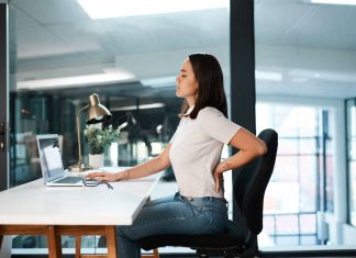 ¿Dolor de espalda o cuello? Cómo corregir tus malas posturas