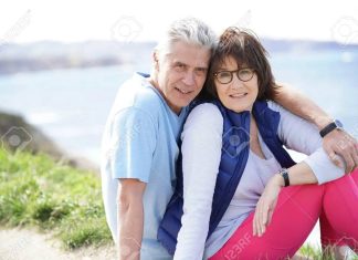 4 hábitos que pueden dañar tu salud sin que lo notes después de los 60 años