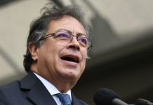 “Jamás le daré la mano a un hijo de un nazi”, escribió Petro en alusión al presidente electo de Chile, lo que generó una nota de protesta de nuestra Cancillería