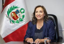 Presidenta del Perú se duplicó el sueldo en medio del repudio ciudadano y una crisis de legitimidad