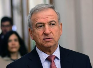 Exministro Felipe Larraín critica incumplimiento de meta fiscal y cuestiona intervención política de Boric