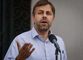 Codina solicita visita de Tohá tras balacera en Bajos de Mena y advierte: “Si no viene al Cesfam, vamos a ir con los vecinos a La Moneda”