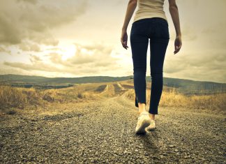 ¿Es bueno caminar después de comer? Lo que dice la ciencia sobre este hábito