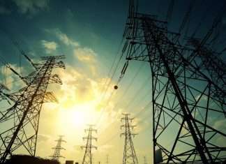 90 días extra de olas de calor y aumento de incendios: estudio prevé impacto del cambio climático en red eléctrica chilena