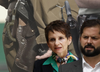 Insólito: Boric las emprende contra otros y no contra quienes lo insultaron públicamente y Tohá las defiende a ambas