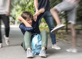 Violencia dentro de los colegios: El 77,3% estima que es el problema más importante de la educación pública