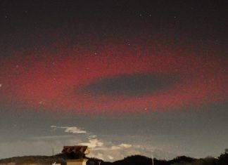 ¿Señal apocalíptica? Captan anillo de luz roja en el cielo de Italia