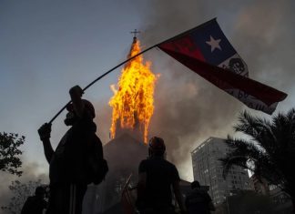 CEP: baja el apoyo al estallido y 50 % cree que fue “muy malo” para el país