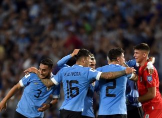 Bielsa y Uruguay derribaron a Argentina en la mismísima Bombonera