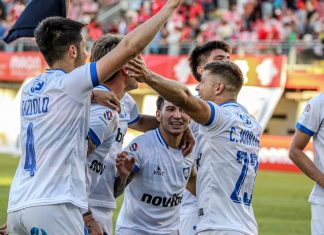 Huachipato le ganó a Ñublense y dará pelea hasta el final