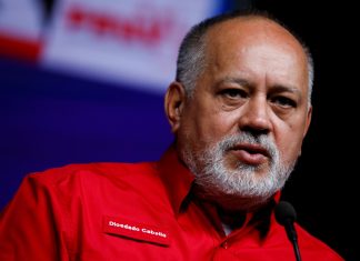 Diosdado Cabello amenazó con encarcelar a González Urrutia si regresa a Venezuela para jurar como presidente