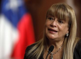 Comisión revisora aprobó acusación constitucional contra ministros Vivanco y Muñoz