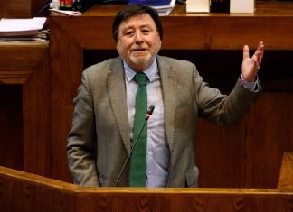 Diputado Cifuentes (DC) cuestiona pacto municipal con el PC tras dichos de Carmona: “No podemos estar aliados de ninguna manera”