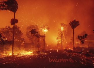 Gobernador de California: Los incendios serían el peor desastre natural en la historia de EEUU
