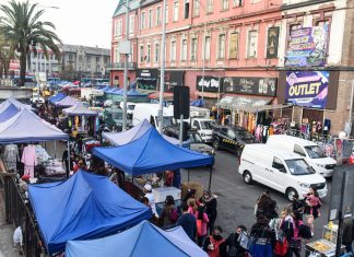 “Ni un toldo más”: Caos, tensión y resistencia en operativo liderado por Desbordes en Meiggs