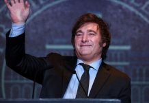 Euforia en mercados argentinos tras aplastante triunfo de Milei: bolsa sube 22% y el dólar cae 10%