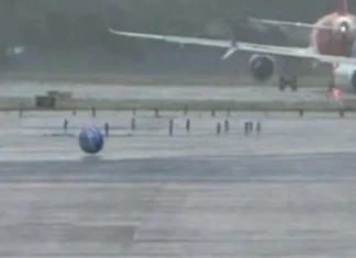 VIDEO| Un extraño objeto aterriza en el aeropuerto de Manchester y desata el debate: ¿un OVNI?