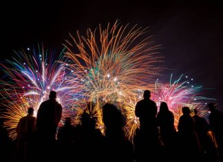 Sólo 4 comunas tendrán mañana fuegos artificiales para recibir el Año Nuevo: ninguna pertenece a la RM