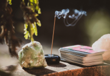 Tipos de porta incienso para renovar la energía de tu hogar