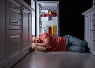 Cómo lograr dormir pese al calor y las altas temperaturas, según los doctores