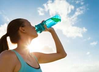 La hidratación va más allá del agua: expertos recomiendan alternativas saludables