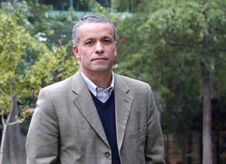 Óscar Landerretche: “Sin vender la pomada”