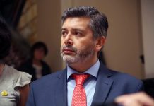 Corte de Apelaciones de Santiago investiga al controvertido juez Daniel Urrutia por viajes al extranjero durante licencias médicas
