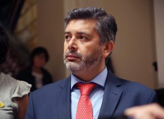 Corte de Apelaciones inhabilita al juez Daniel Urrutia en causas presentadas por la Municipalidad de Santiago