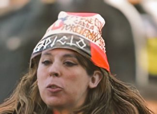 Lluvia de memes y criticas contra la colocolina delegada presidencial