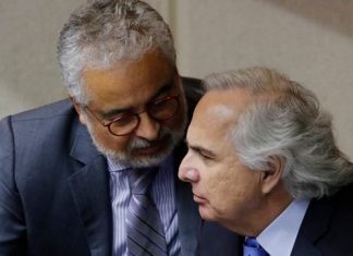 Andrés Chadwick, como imputado, declaró durante dos horas ante Fiscalía por caso Audios