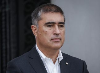 Juzgado declaró admisible querella de alcalde Desbordes contra Hassler y Cariola por tráfico de influencias