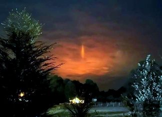 Pilares de luz: Así fue el extraño fenómeno luminoso que se vio en los cielos de Temuco