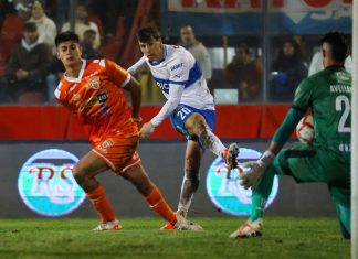 Universidad Católica golea a Cobreloa y queda a un punto de la U