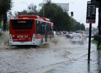Meteorólogo Jaime Leyton adelanta dos días de lluvias potentes en Santiago desde el viernes