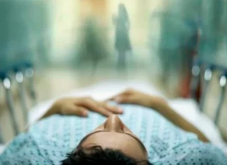 10 señales de que alguien está a punto de morir según una enfermera de cuidados paliativos