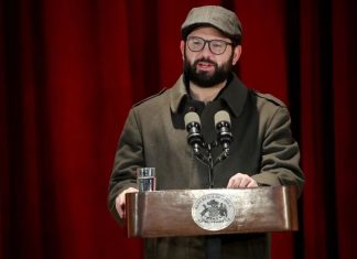 “No por flojo”: Boric reconoce que asistió a actividad matinal sin ducharse (VIDEO)