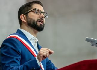 La inédita facultad constitucional invocada por Boric para sacar reforma de pensiones y sortear veto de republicanos