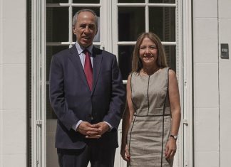 Amenaza de parlamentarios oficialistas de un nuevo retiro fue calificada como un «delirio» por la CMC