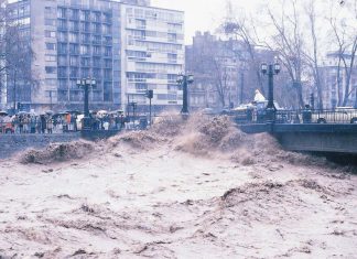 Las 10 lluvias más grandes en la historia de Santiago, siendo la mayor de todas la del año 2002