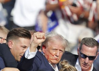 Trump reconoce fallos de seguridad en mitin donde casi fue asesinado