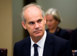 Uno de los principales impulsores de un acuerdo con el oficialismo en pensiones es el presidente de RN ¿Por qué?