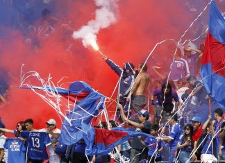 Tribunal de disciplina cita a Universidad de Chile por artificios en el superclásico