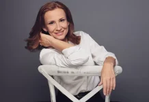 Actriz Sigrid Alegría impacta con foto en colaless